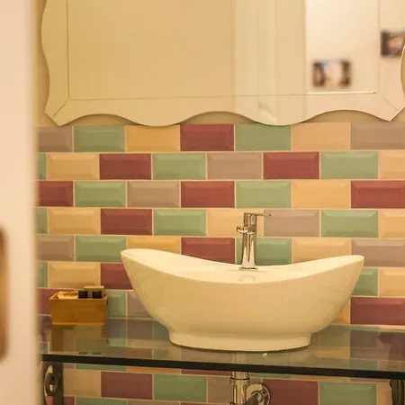 La Luna In Cortile 레체