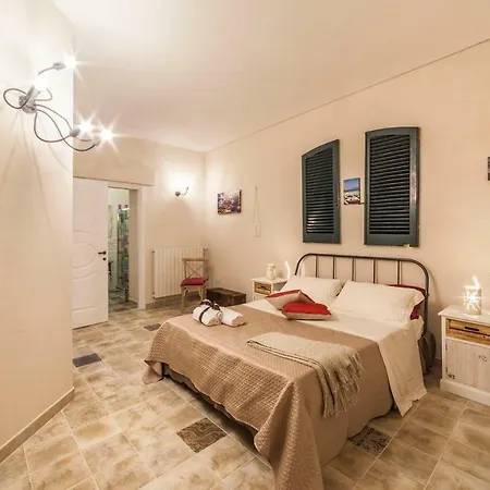 La Luna In Cortile 4*